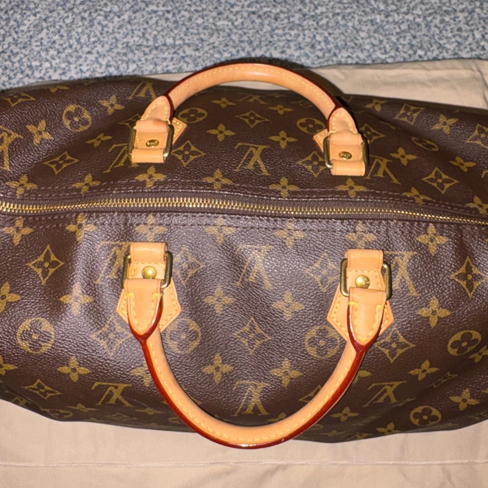 Authentic Louis Vuitton Speedy 40!